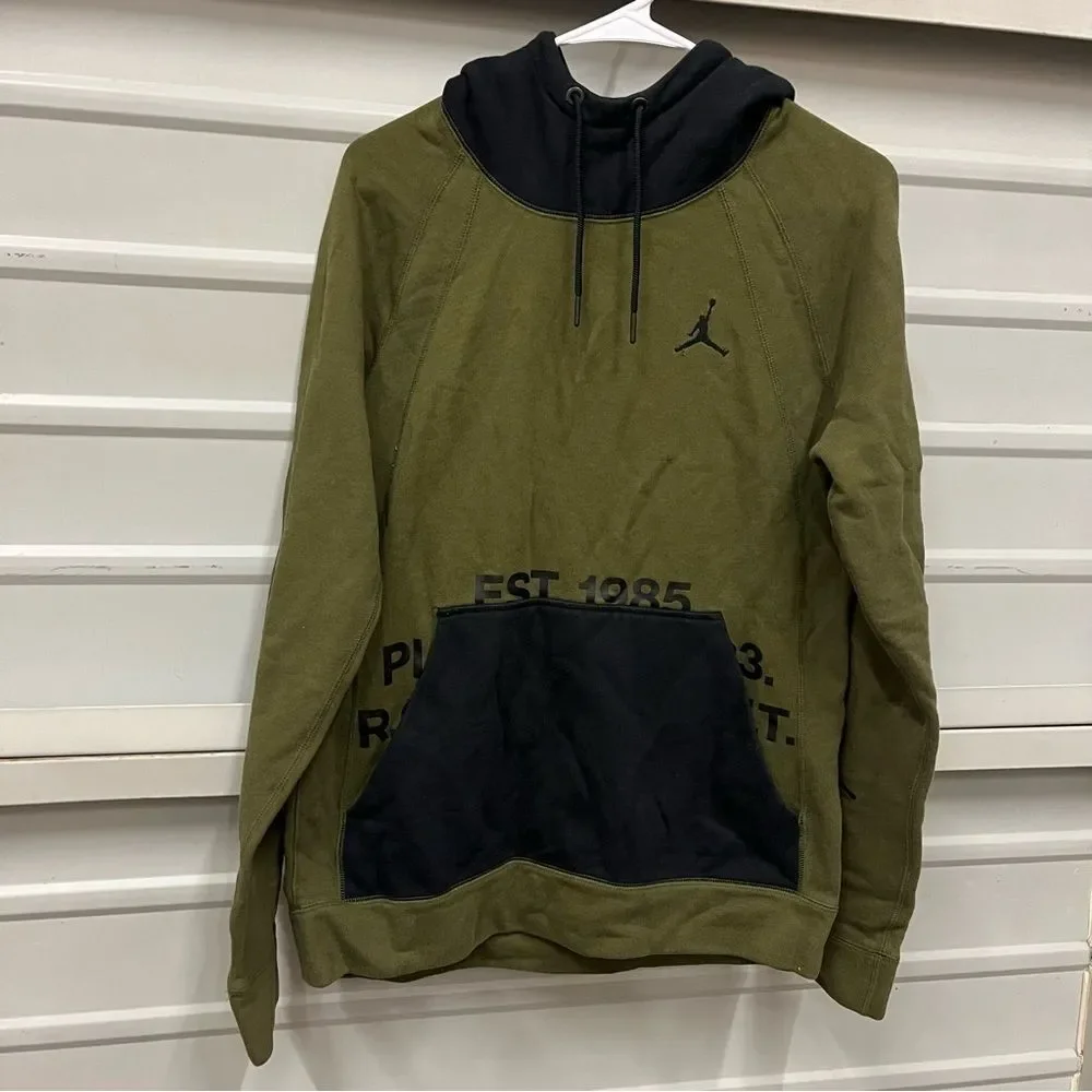 Air Jordan Sportswear Greatest Fleece Pullover Colorblock Sweatshirt hoodie MED